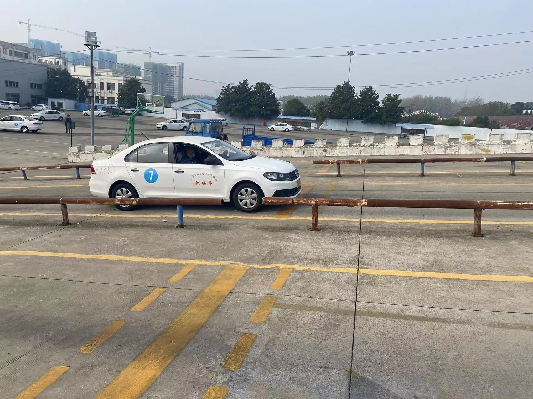 小車坡道定點停車